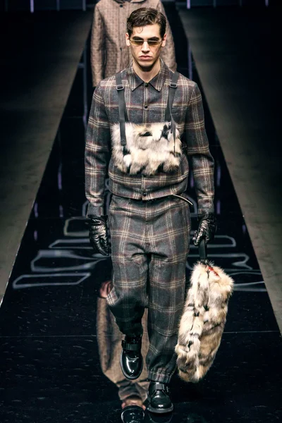 Look 83